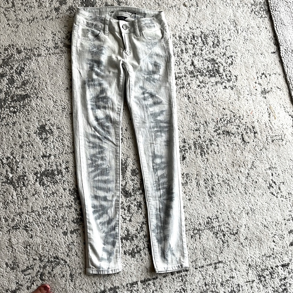 American eagle light wash stretch jeans, size 00